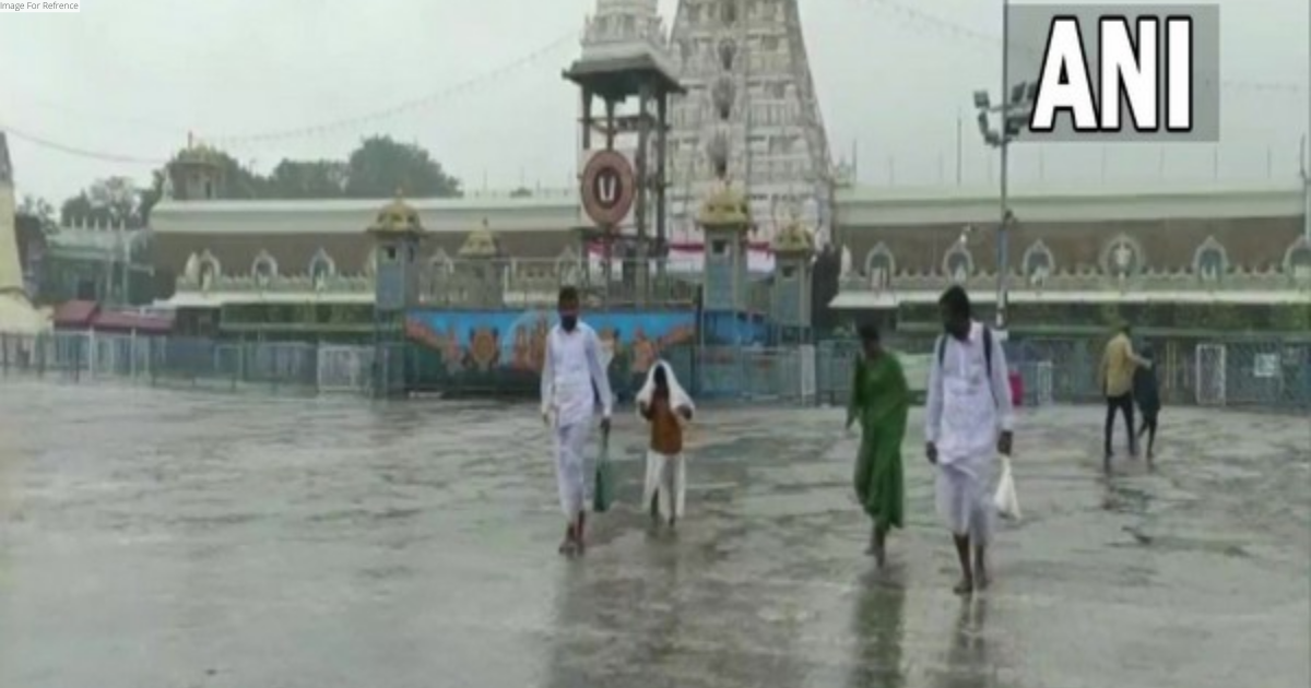 Cyclone Mandous : Tirupati Temple premises waterlogged, devotees face problems